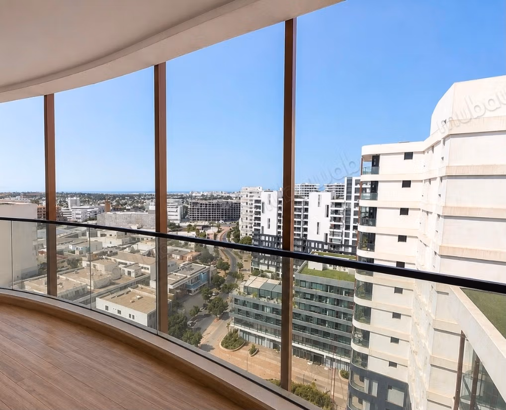 Bel appartamento in affitto a Casablanca Finance City. 7 grandi stanze. Terrazza e ascensore