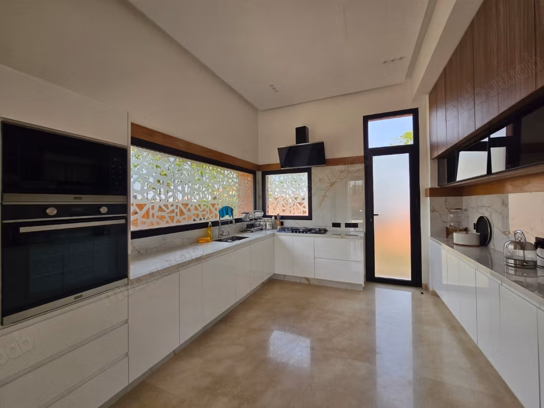 Luxurious Villa 4 suites Long-term rental Bd M6