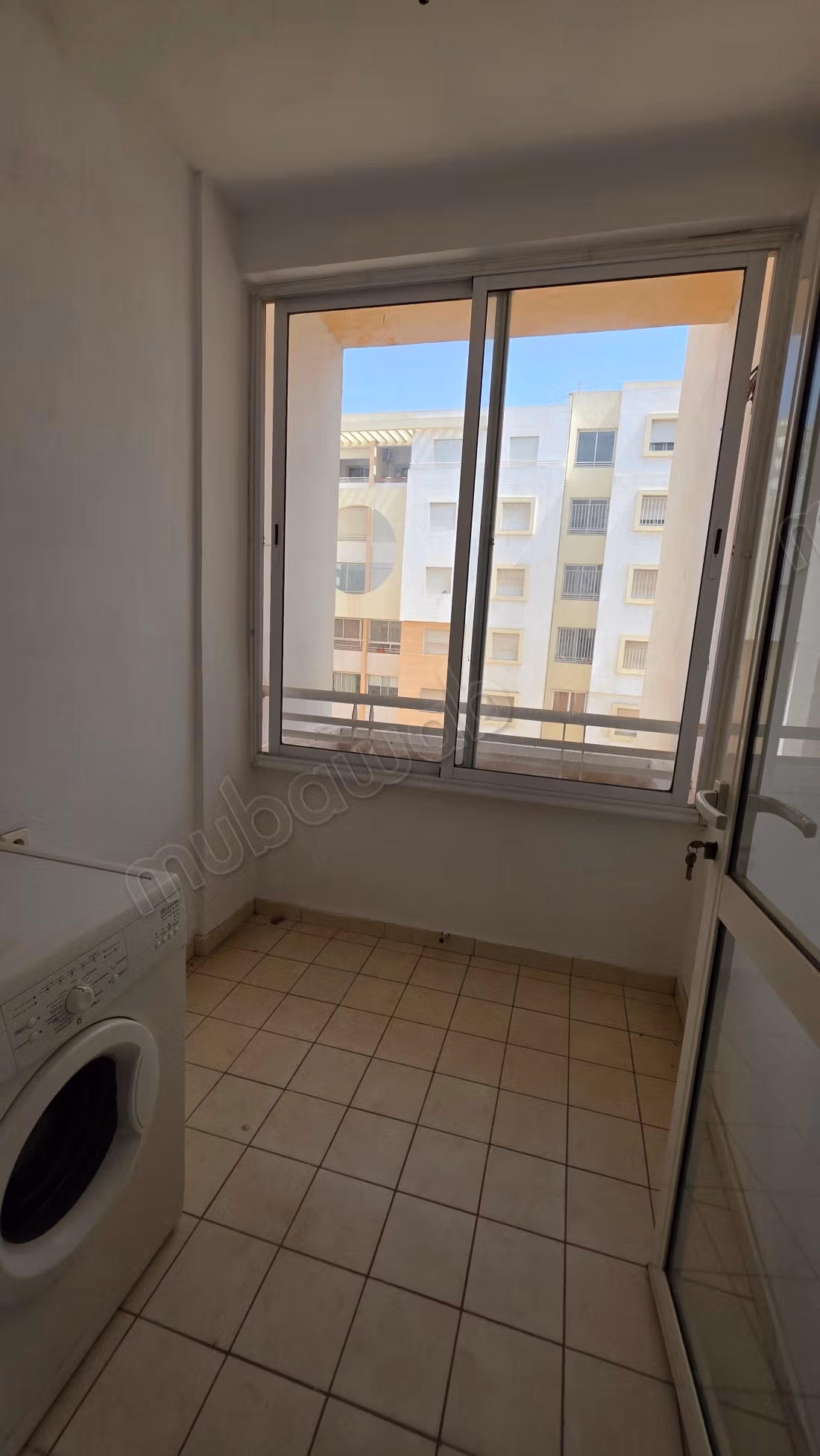 Appartement 2 chambres 
Av Moukawama