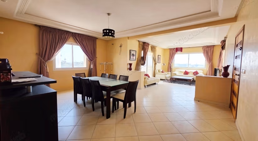 Apartamento de 2 habitaciones en Av Moukawama