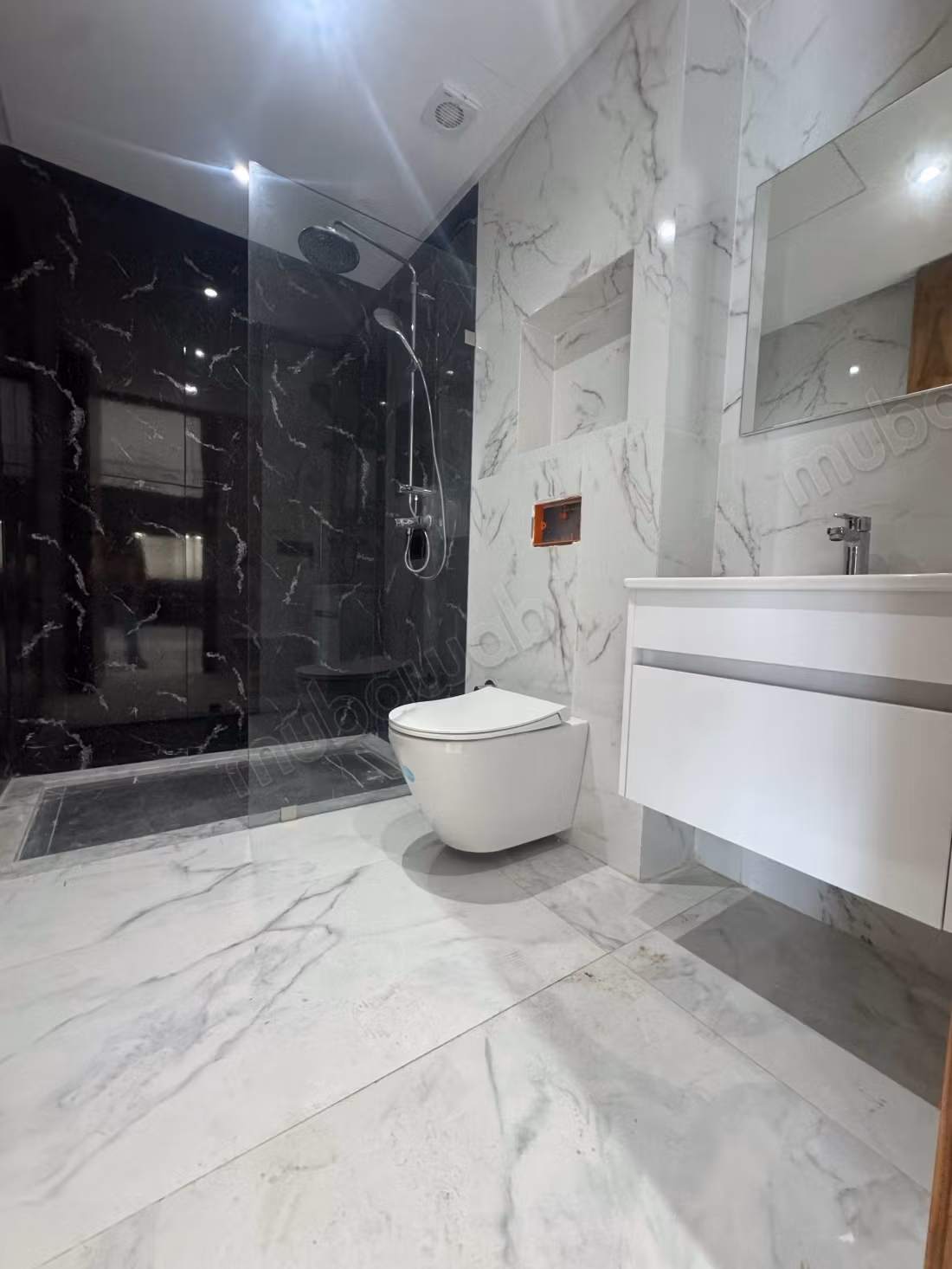 Nice apartment for sale in Les princesses. 2 bedrooms. Security door, satellite dish