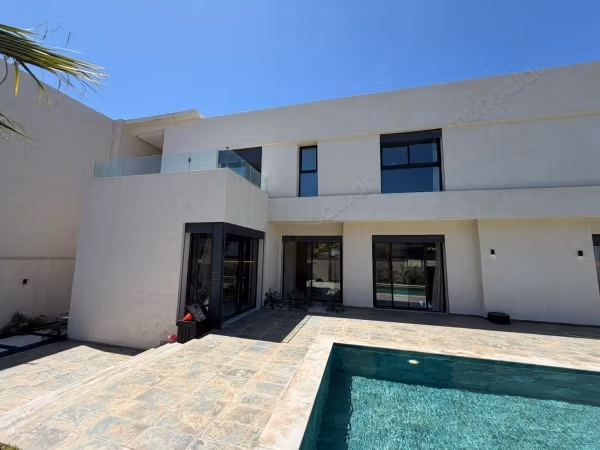 New villa with swimming pool for rent in Marrakech –