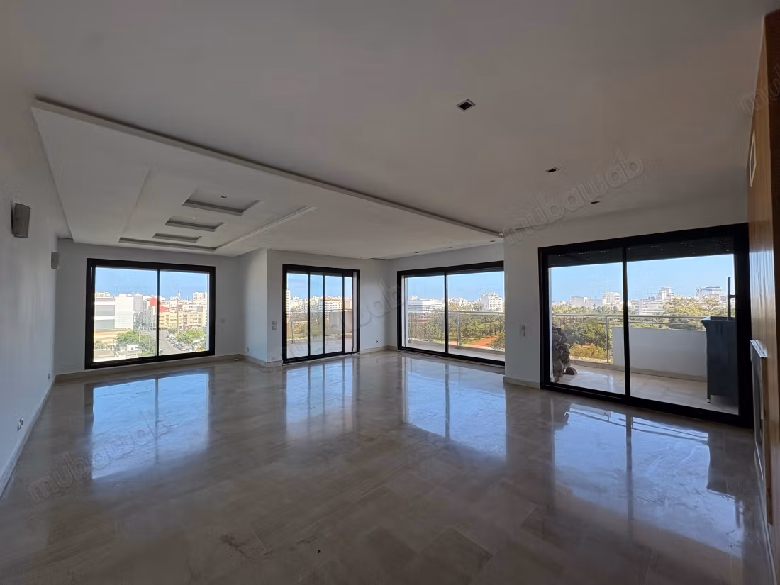 Bel appartement à vendre à Racine Extension. 3 chambres. Terrasse et ascenseur