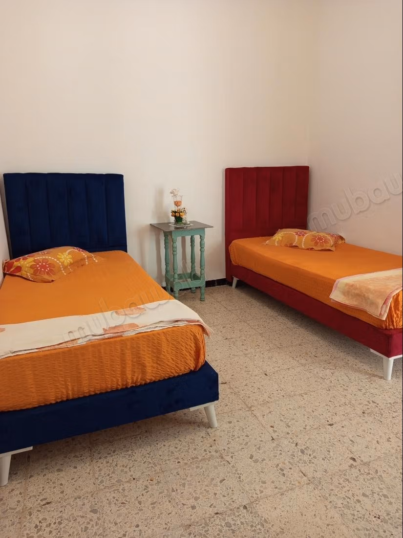 Maison de haut standing à vendre. Superficie 680 m². Bien meublé