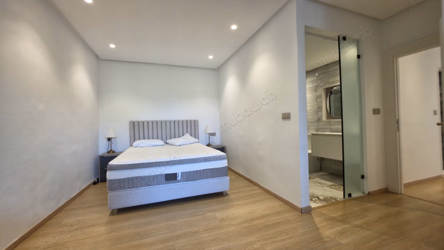 Stunning bright duplex with terrace near Lycée Descartes