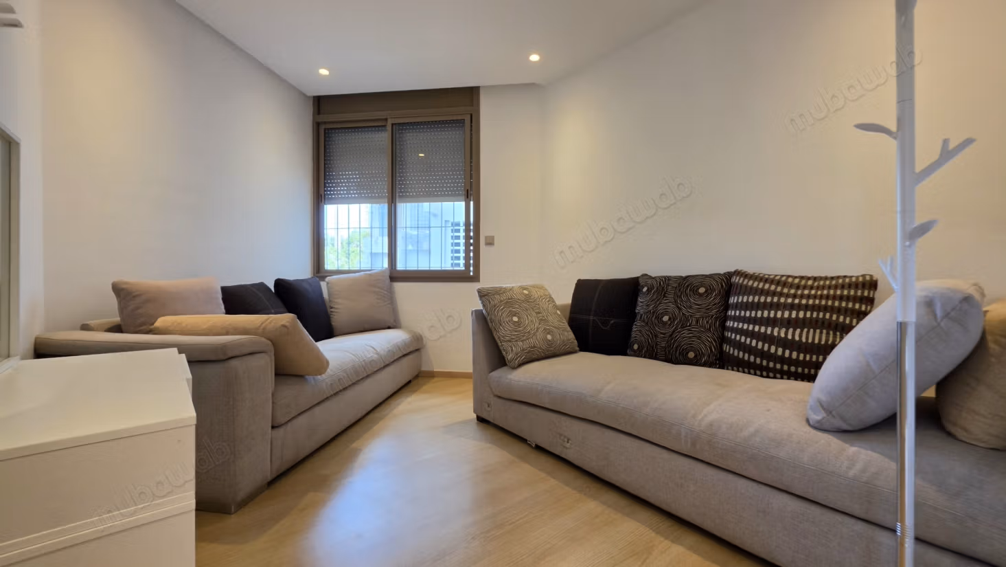 Stunning bright duplex with terrace near Lycée Descartes