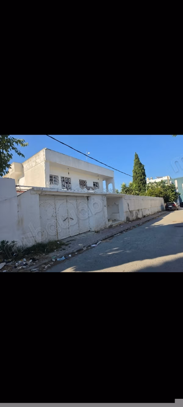 Villa de luxe à vendre à Mutuelle Ville. Surface totale 929 m²