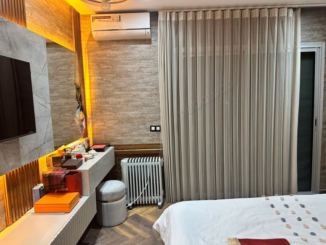 Magnifica Villa Arredata con 4 Camere da Letto e Piscina