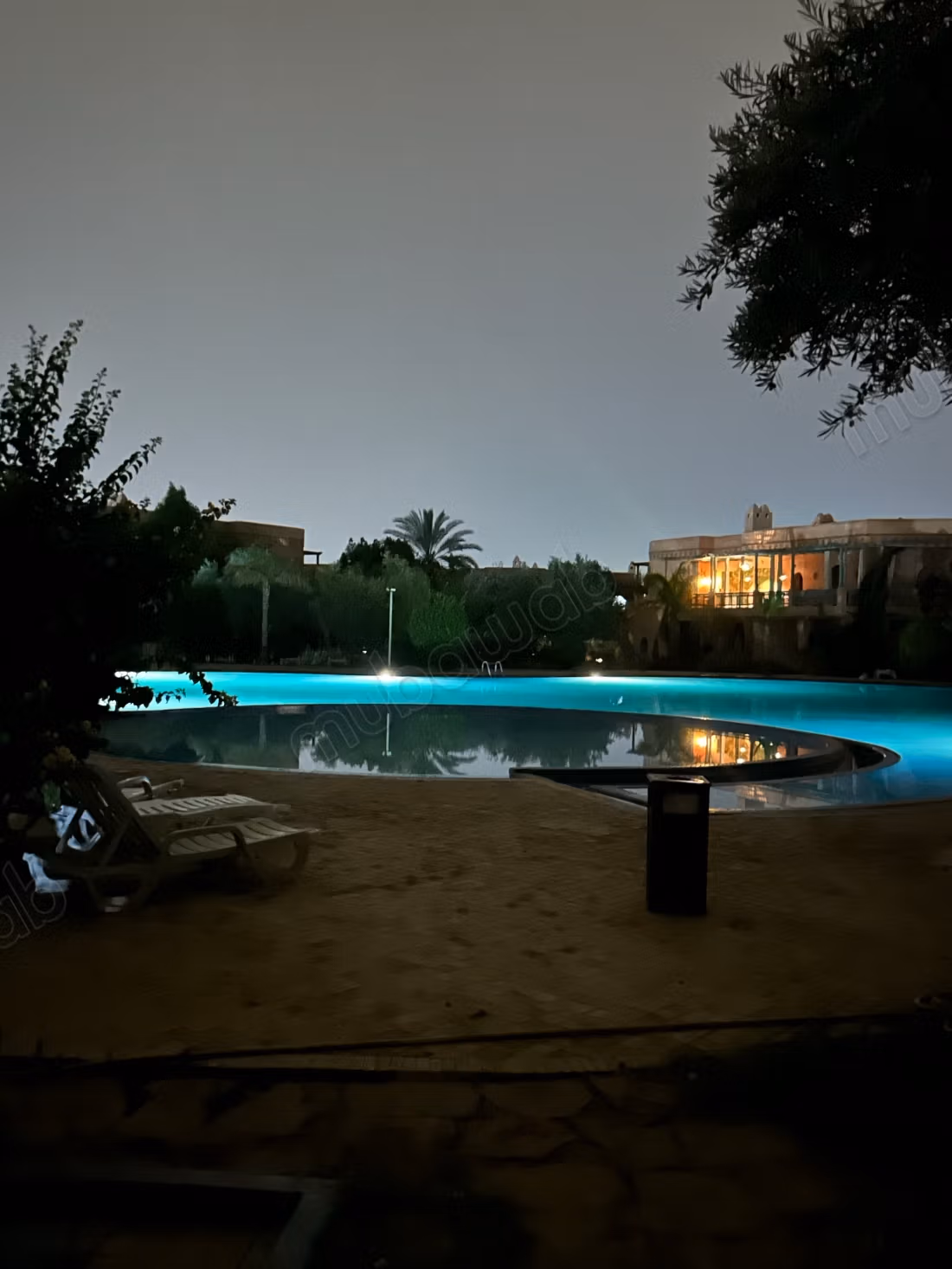 Affitto di un appartamento a Ennakhil Palmeraie. Superficie 135 m². Portiere e piscina