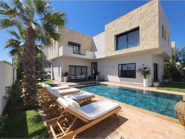 ‏ Magnifique Villa à louer 
Amlkis 3