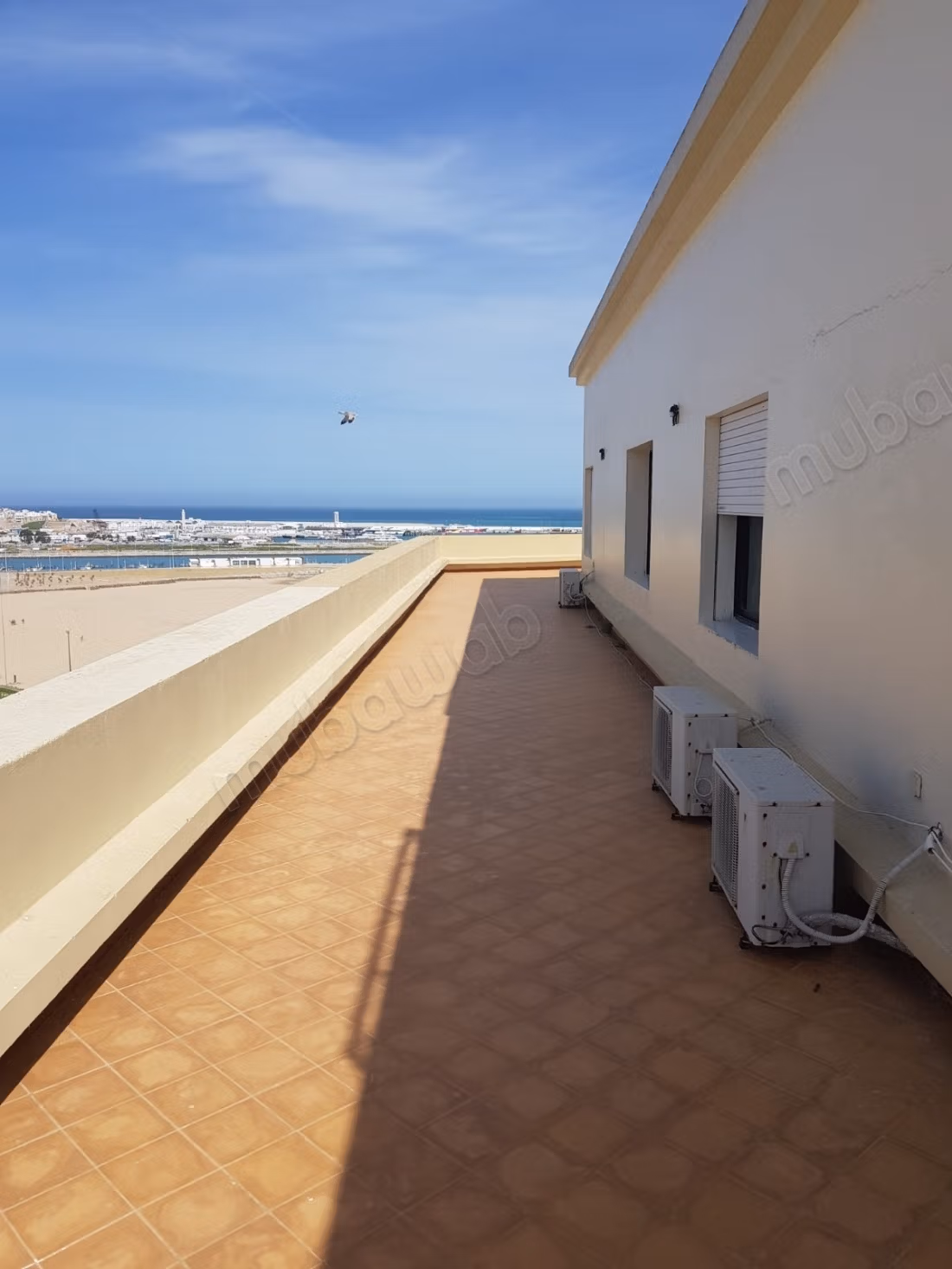 Appartement te koop in De La Plage. 2 comfortabele kamers. Gemeubileerd