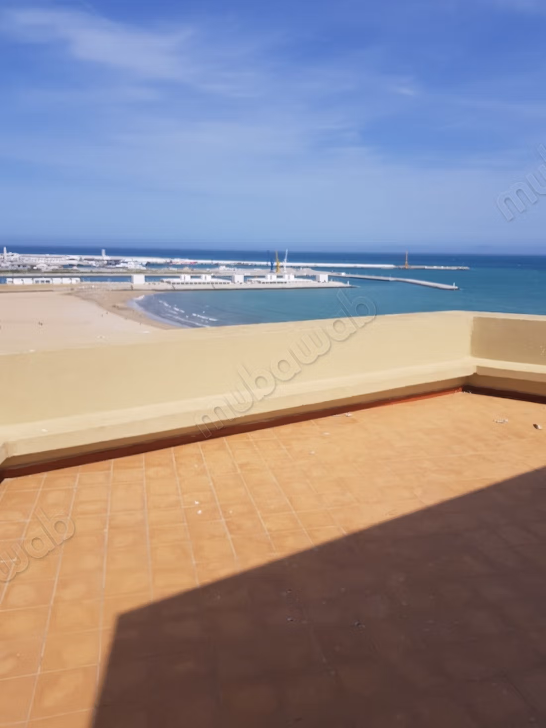 Appartement te koop in De La Plage. 2 comfortabele kamers. Gemeubileerd