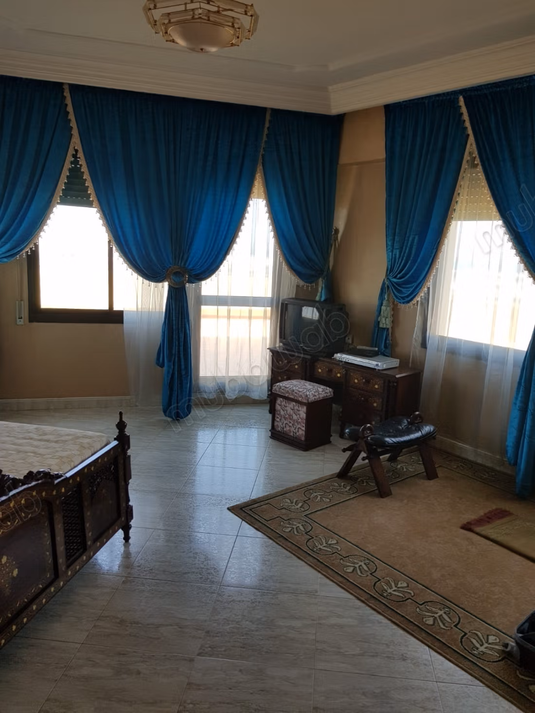 Appartement te koop in De La Plage. 2 comfortabele kamers. Gemeubileerd