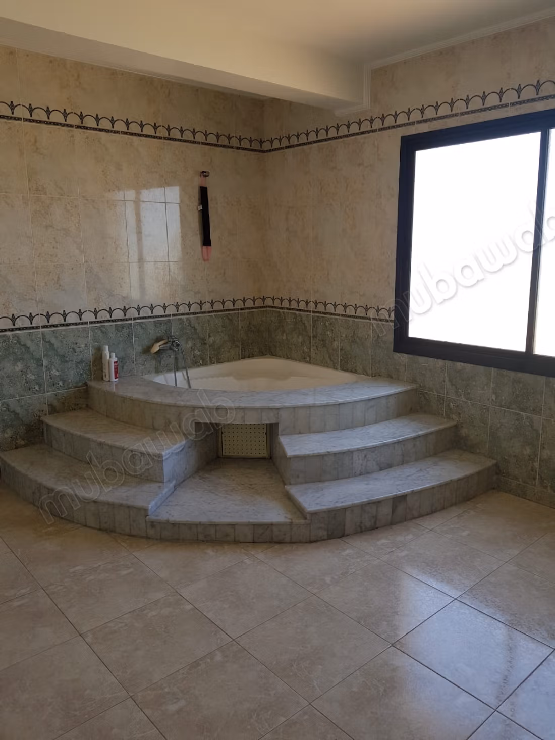 Appartement te koop in De La Plage. 2 comfortabele kamers. Gemeubileerd