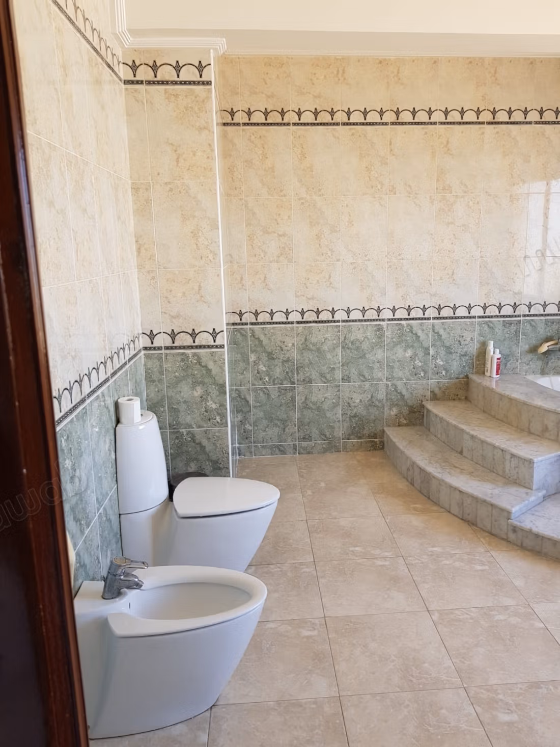 Appartement te koop in De La Plage. 2 comfortabele kamers. Gemeubileerd