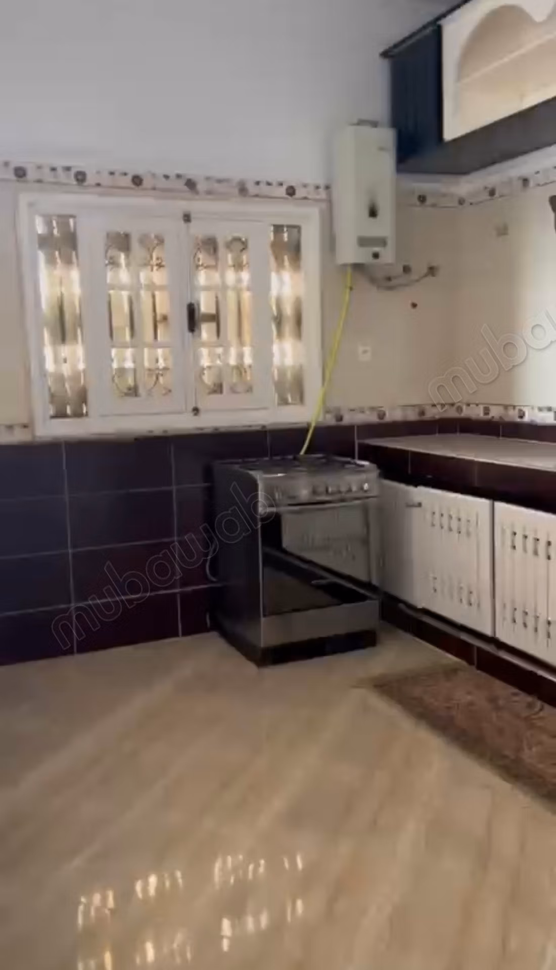 Twee verdiepingen huis