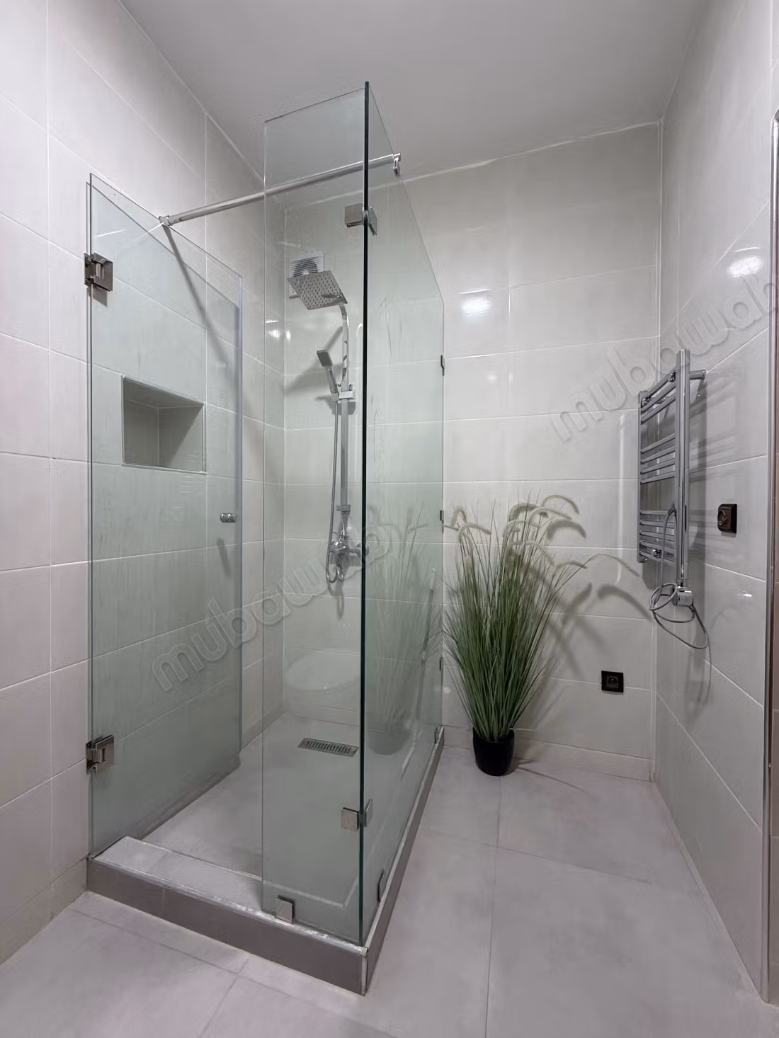Location d'un appartement à Fes. 
5 pièces. 
Concierge et climatisation