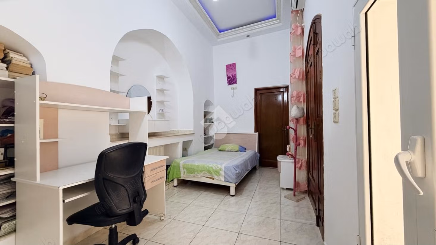 Semi-detached house for sale