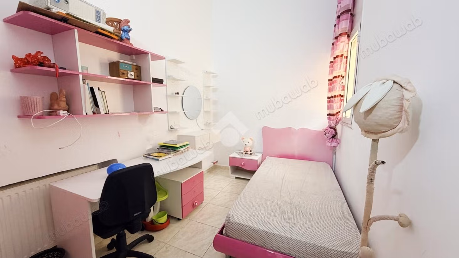 Semi-detached house for sale