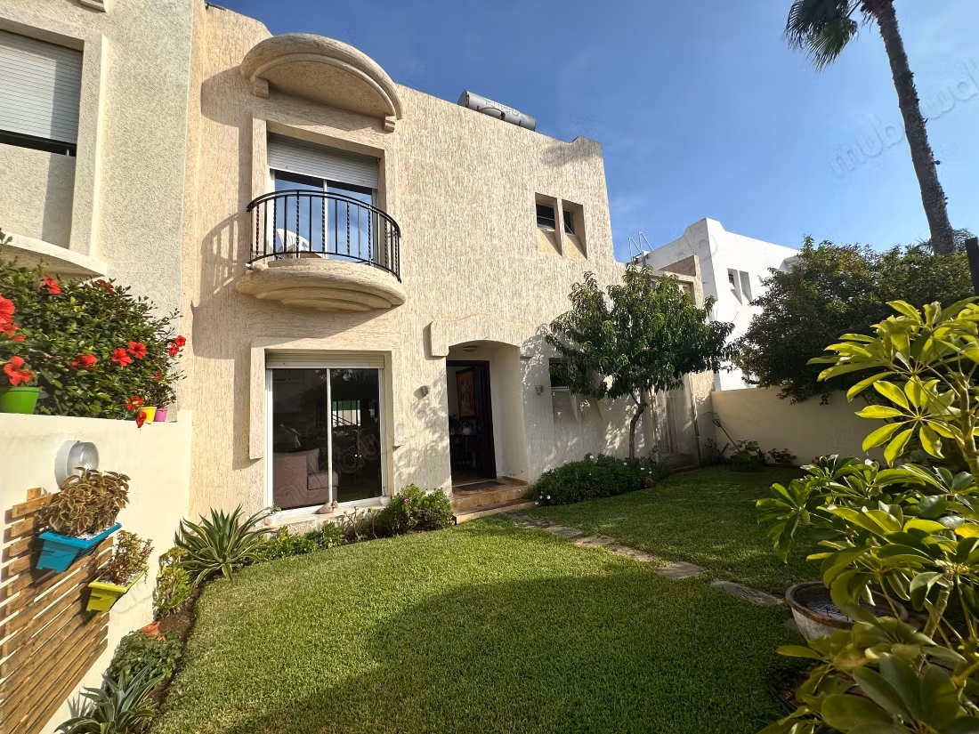 Charming villa, just steps from Tamaris Beach