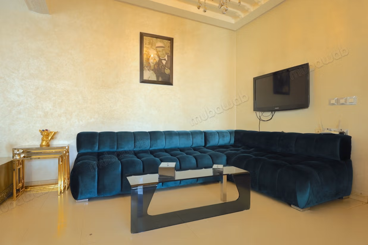 Location saisonnière en Centre. 
2 chambres agréables. 
Résidence avec concierge, climatisation générale