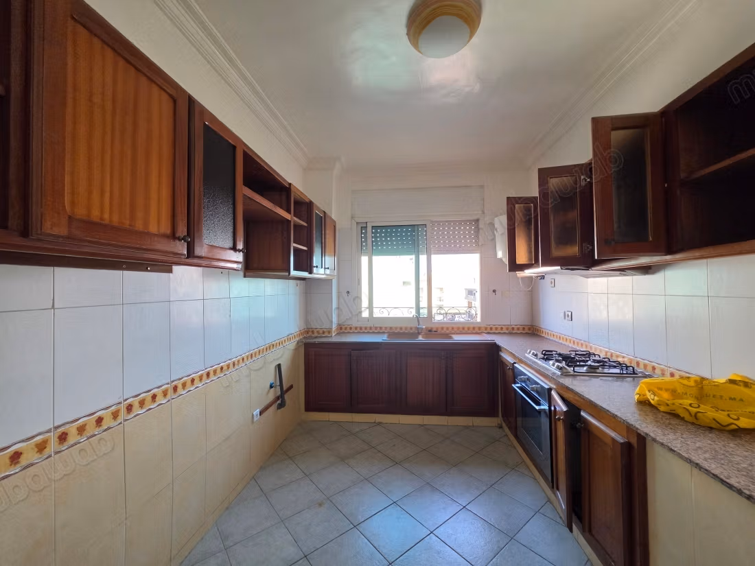 2 bedroom apartment, 75 m², California