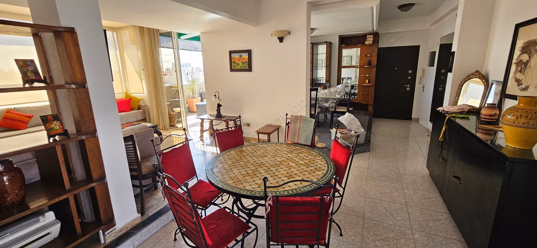Bel appartamento arredato 2 camere con terrazza a Maarif