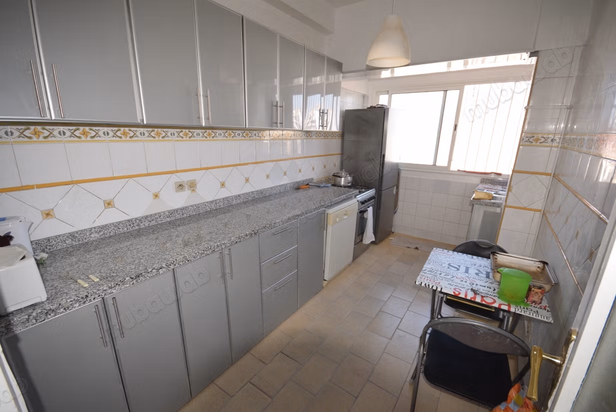 Bel appartamento arredato 2 camere con terrazza a Maarif