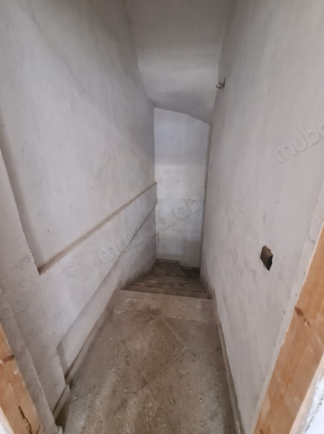 Tienda 22m² con sótano 156m²