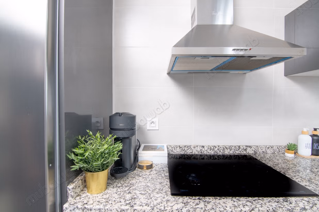 Zeezicht Ontsnapping, Heldere en Elegante Appartement