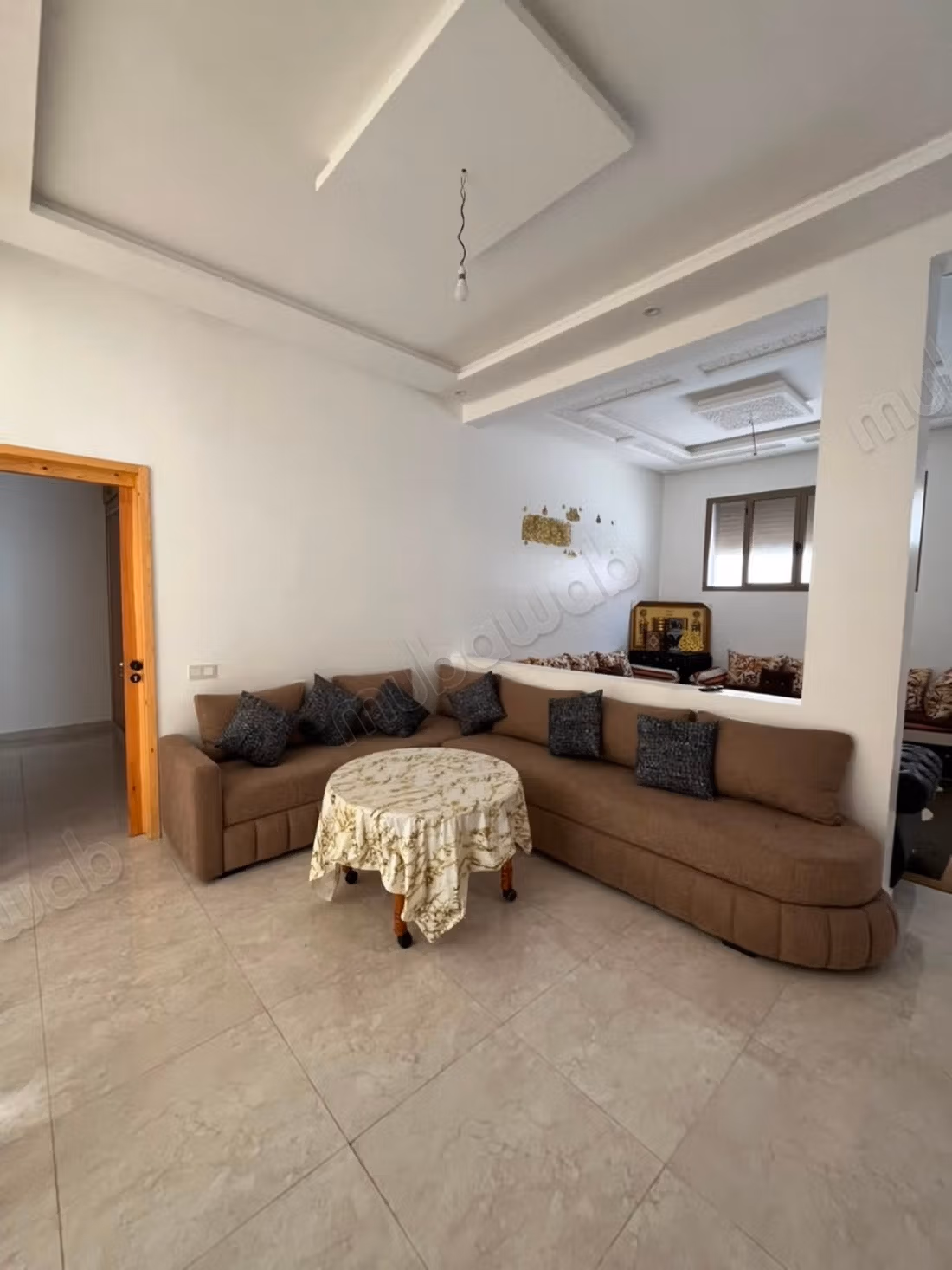 Apartments for rent in Borj. 1 beautiful room. Typical Moroccan living room, secure residence