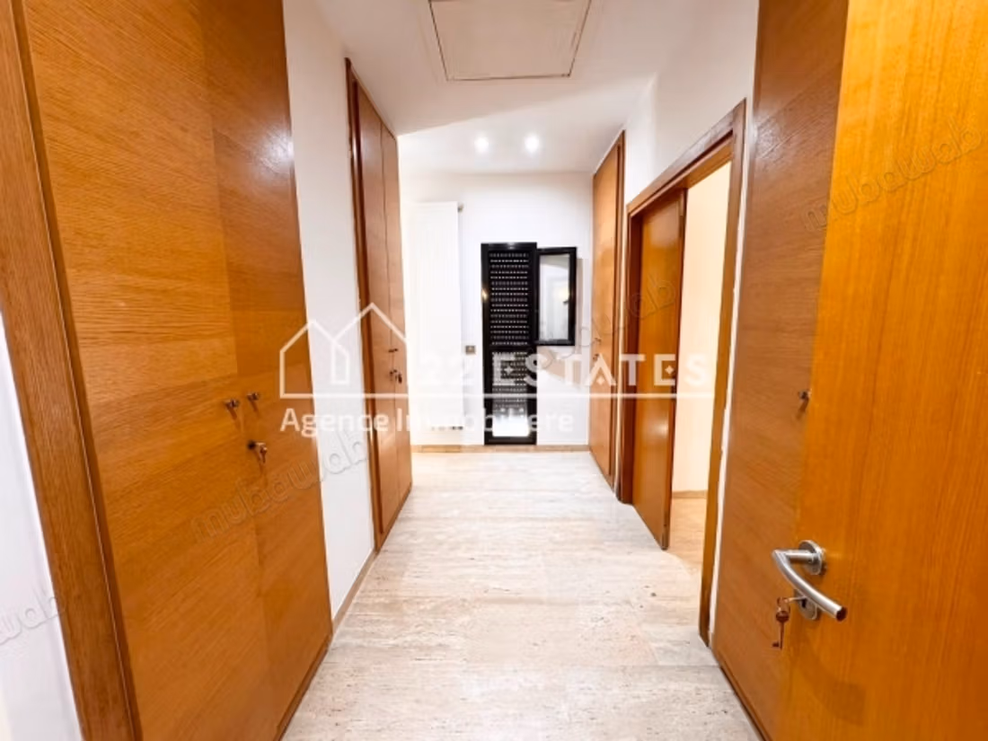 Triplex S4 con giardino alla Marsa
