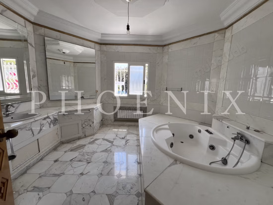Villa S5 avec piscine à La Marsa