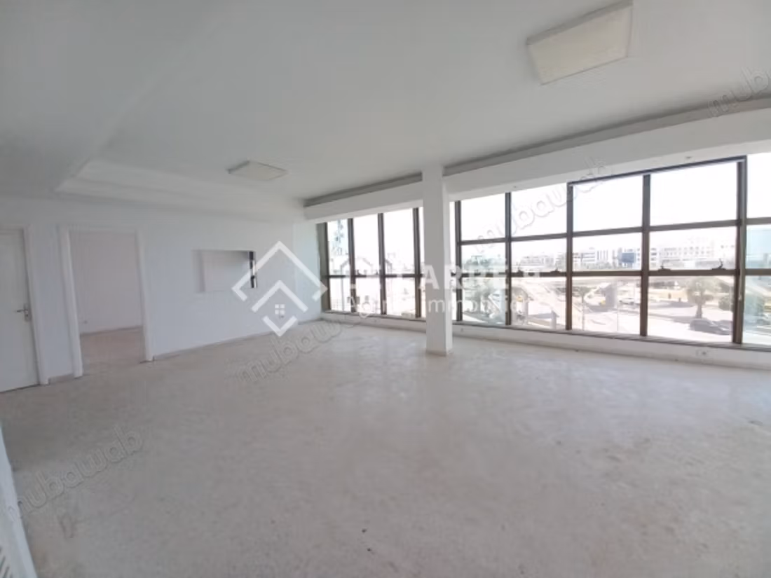 An open space for rent in L'aouina