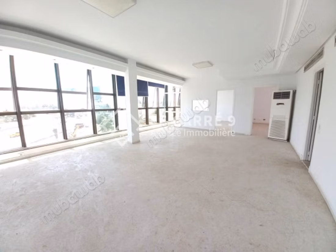 An open space for rent in L'aouina