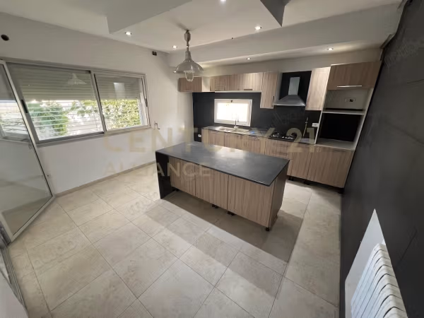 À VENDRE Villa Plain pied à rénover à menzah 5