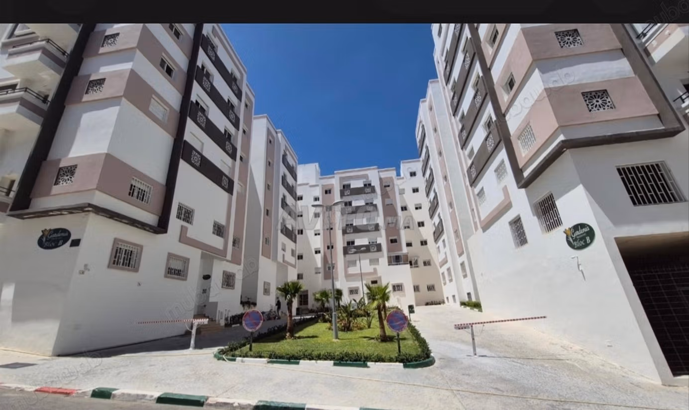 Medium standing apartment tanja balia