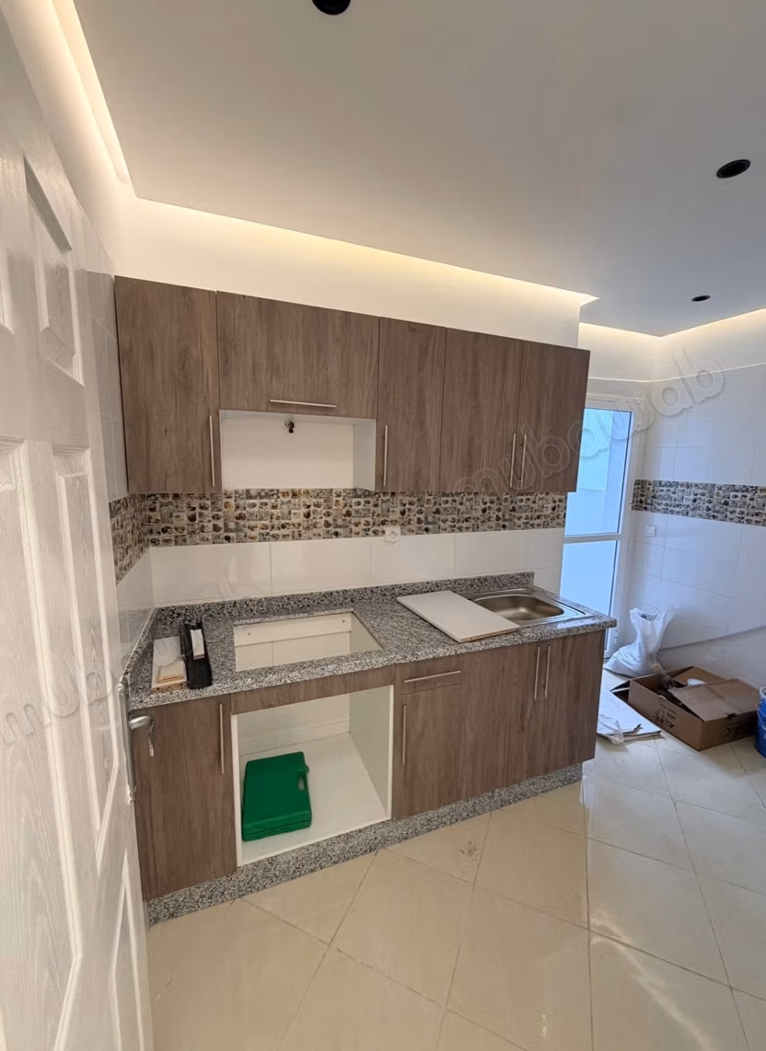 Medium standing apartment tanja balia