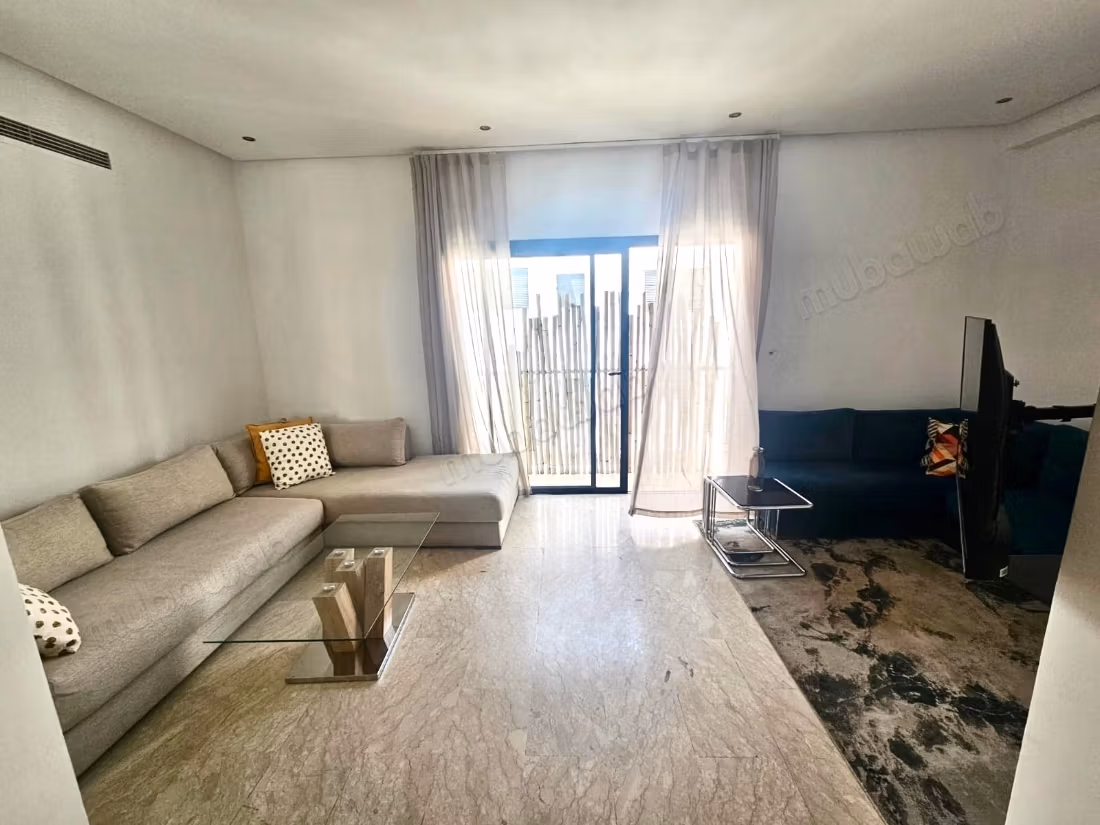 Bellissimo appartamento in affitto a Bourgogne Ouest. Superficie di 74 m². Ben arredato