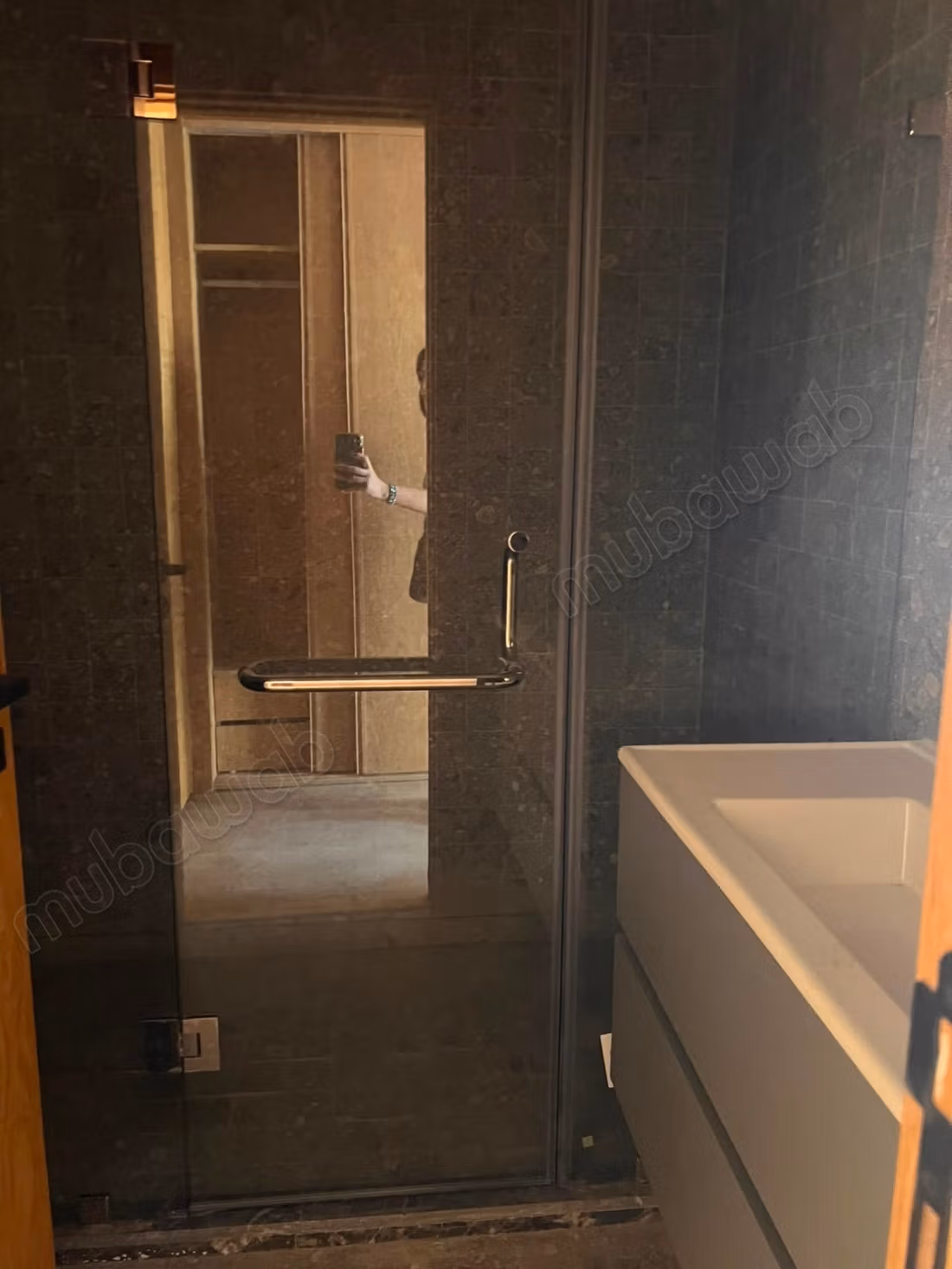 For rent - New 3-bedroom apartment, recent residence