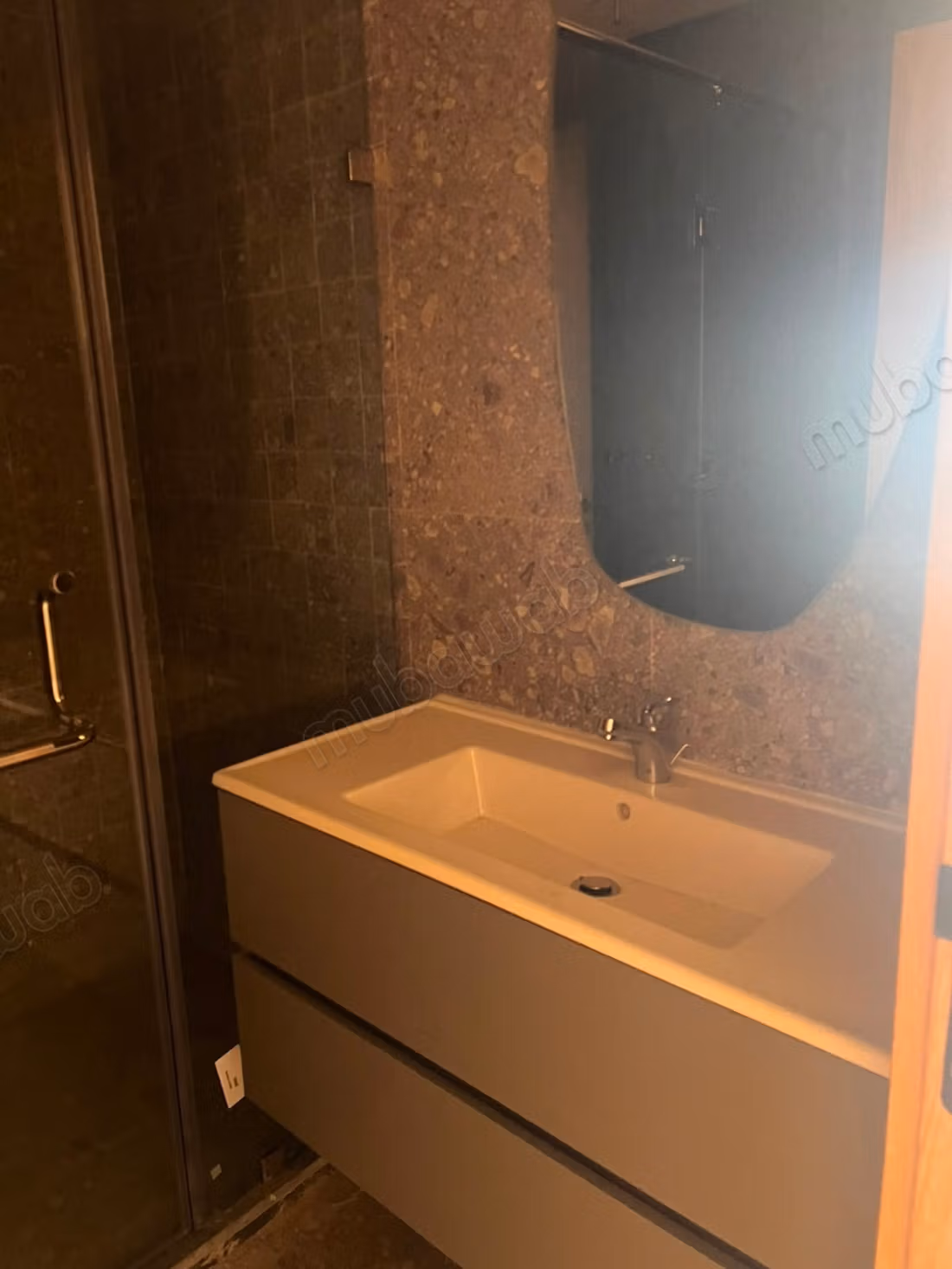 For rent - New 3-bedroom apartment, recent residence