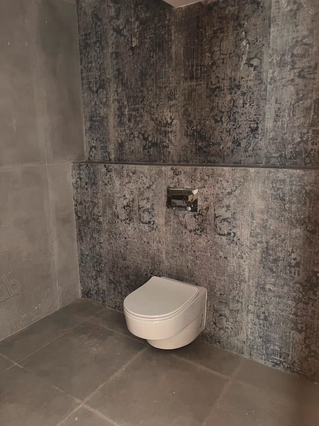 For rent - New 3-bedroom apartment, recent residence