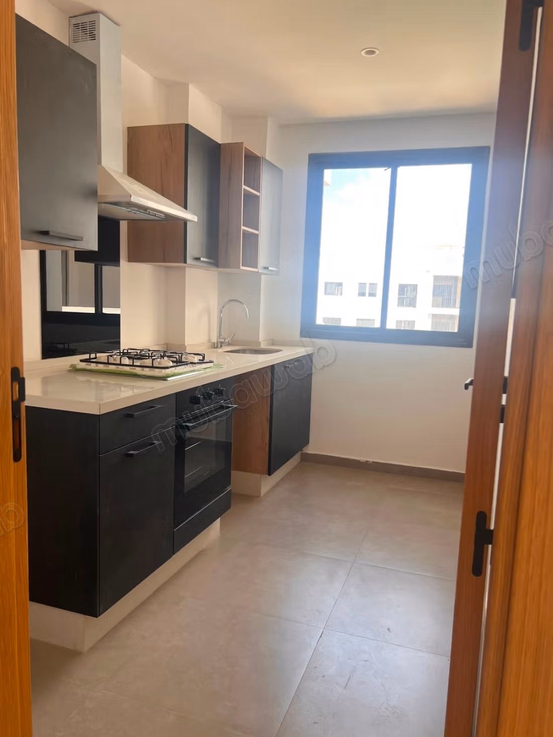 For rent - New 3-bedroom apartment, recent residence