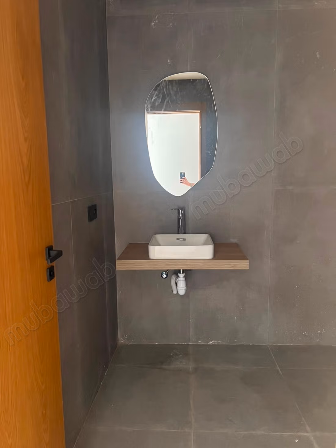 For rent - New 3-bedroom apartment, recent residence