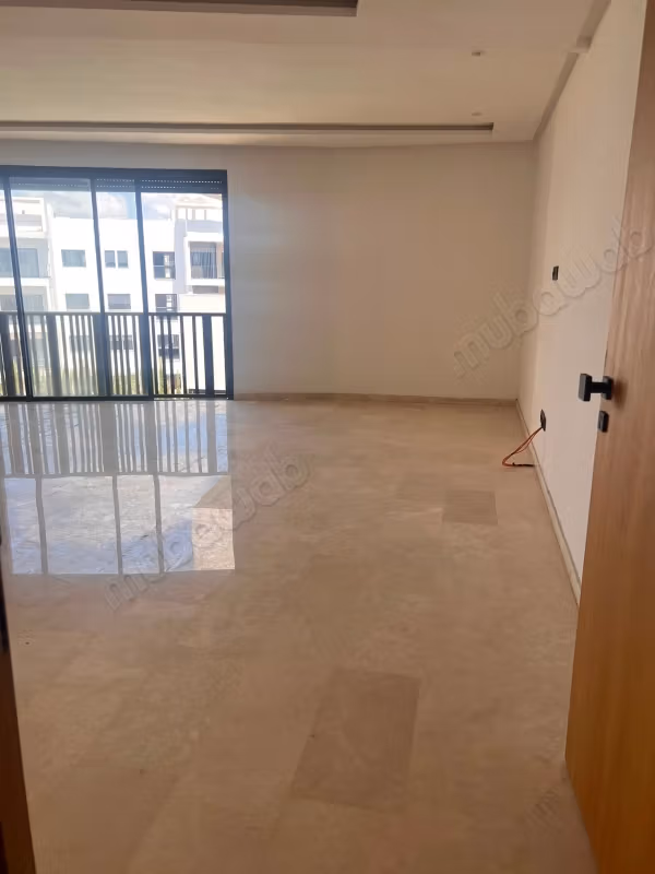 À louer – Appartement 3 chambres neuf, Résidence récente