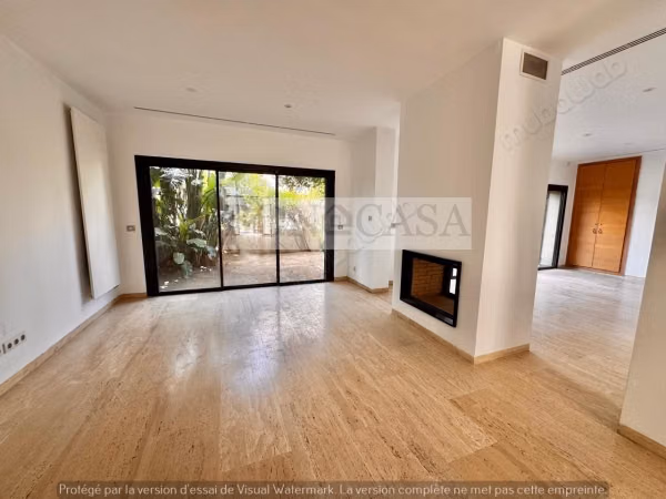 Triplex S4 con giardino in affitto a La Marsa