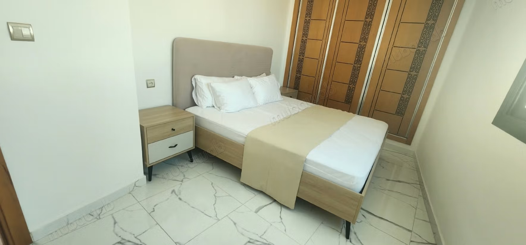 Gemeubileerd Appartement 3 Slaapkamers Te Huren per Dag