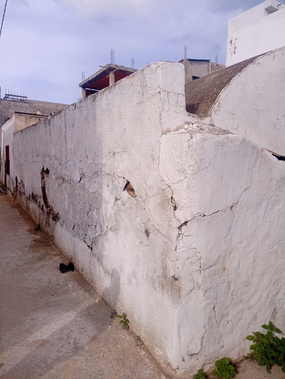 ‎RDC de villa à démolir a 90 mètre carré a tabac près du relais