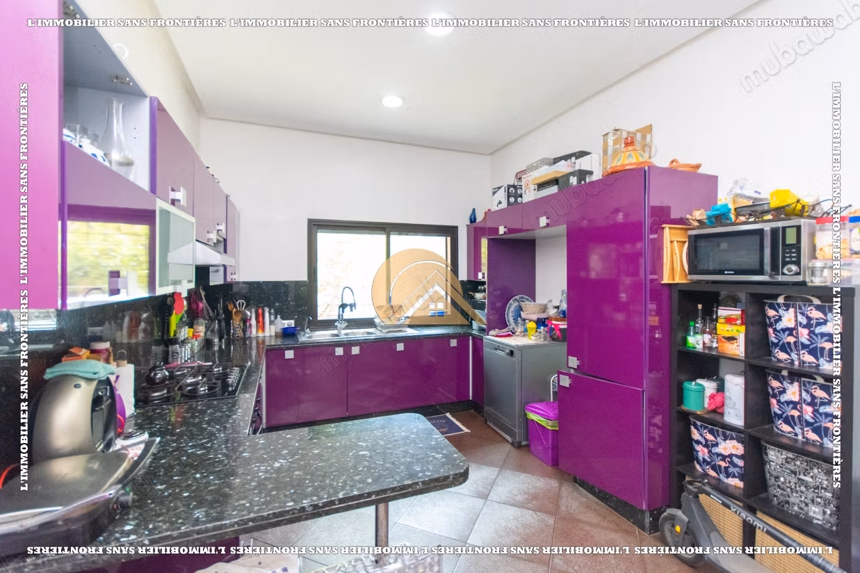 Empty villa for sale in Targa, Marrakech – Private garden – 195 m²