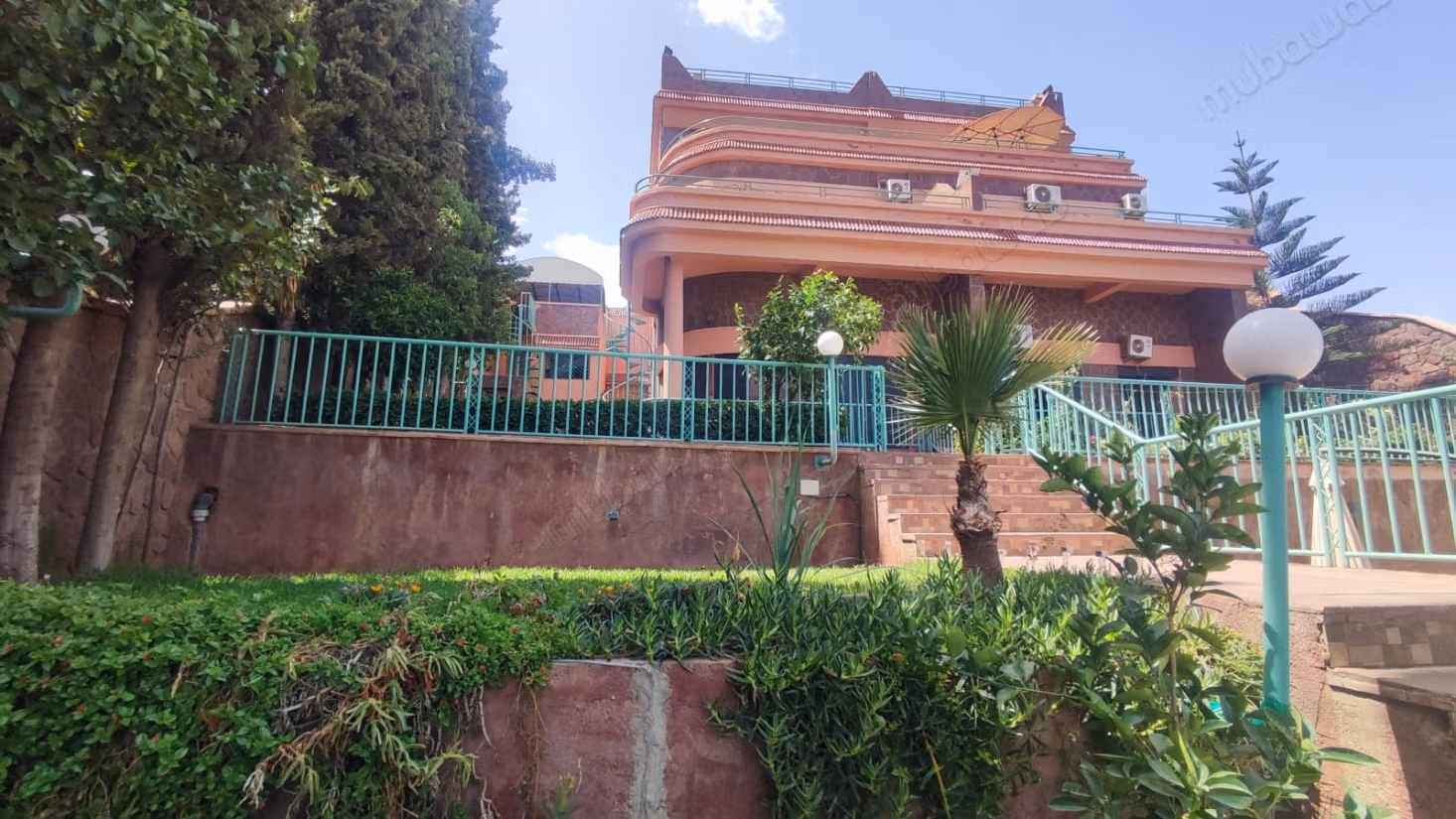 Casa a appartamenti eccezionale